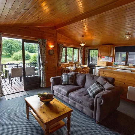 Whiteside At Burnside Park Кесвик